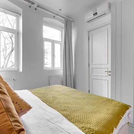Historical Flat With Balcony Near Galata Tower * イスタンブール