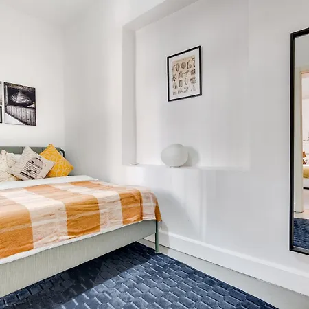 Historical Flat With Balcony Near Galata Tower