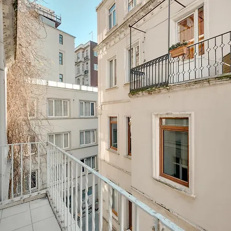 Historical Flat With Balcony Near Galata Tower *