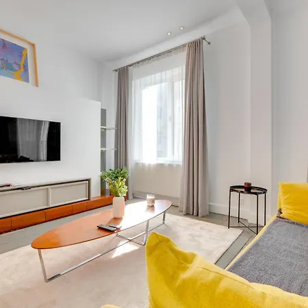 Historical Flat With Balcony Near Galata Tower