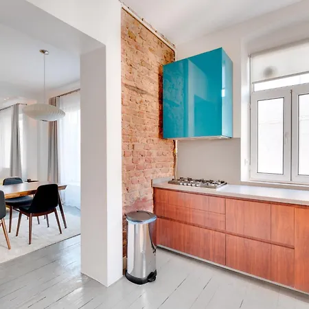 Historical Flat With Balcony Near Galata Tower Estambul