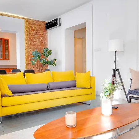 Historical Flat With Balcony Near Galata Tower דירה איסטמבול